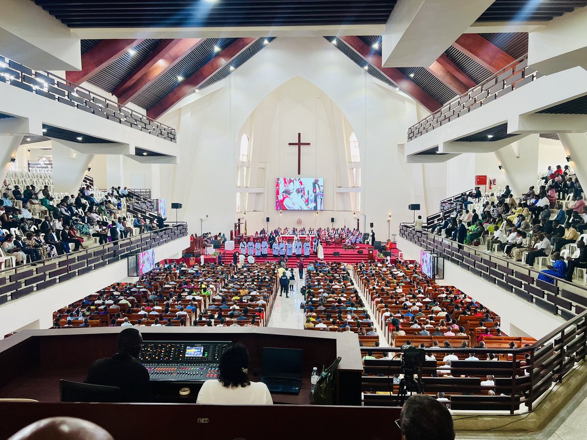 ugsanz's tweet photo. Who knows the name of this church ⛪️ in Uganda 🇺🇬 
This place has a lot beauty 👌👌👌💯📌
@ChurchofUganda_ https://t.co/htEouFgQNh