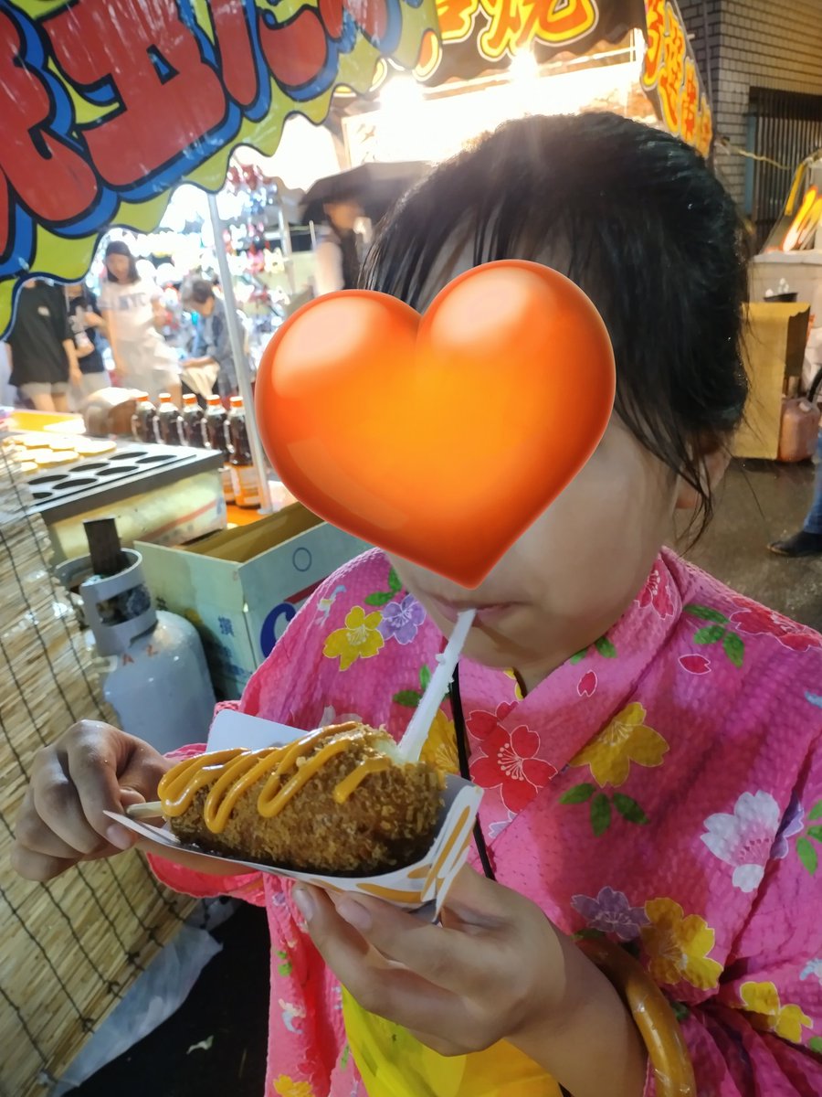 tidepool_miso's tweet photo. 今日のめし
朝、たこ焼き
昼、ラーメン
夜、露天で色々、刺身、サンドイッチ
祭の露天が狂ったように値上げ。
毎年買う煮込みのせお好み焼きはとうとう1000円になり買うのをやめた。末子は全部見て回りしっかり吟味した上でチーズハットグに決めてて経済観念しっかりしてるなと思った🥹
#今日のめし https://t.co/ltV8XPsbdW