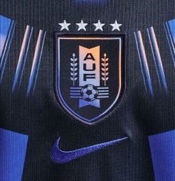 TabloideGunner's tweet photo. Es verdad que solo a los Argentinos les duelennlas 4 estrellas de Uruguay??? https://t.co/uEy8qCybYH