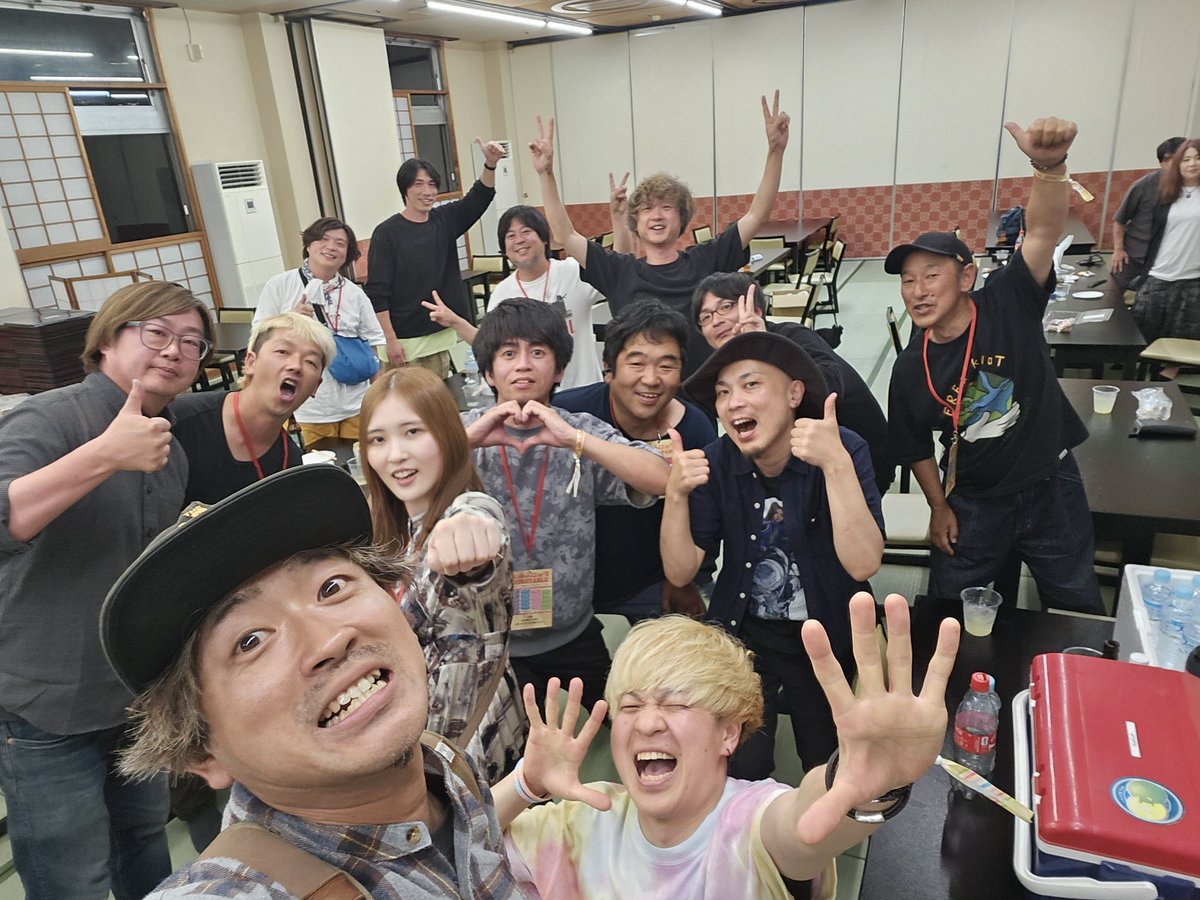 naopop1228's tweet photo. 岩船ひろきプレゼンツ #いわふロック 本祭、ありがとうございました！！

埼玉からいわきに10年間通い続けてきた岩船くんだからこそ作れた空気。

地元のみなさんの嬉しそうな顔が印象的でした。

｢僕の好きな人たちがみーんなここにいるー！！｣ってなる感覚、ハピホリを続けさせていただいてる中で https://t.co/jrpd6wWm15