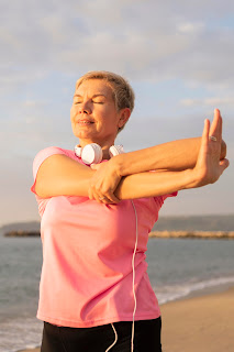 BitOThisNThat's tweet photo. Morning Glory: Thriving After 40: Health, Fitness &amp; Retirement Gu... https://t.co/WJIcusgMGO https://t.co/0p8EBdpvBS