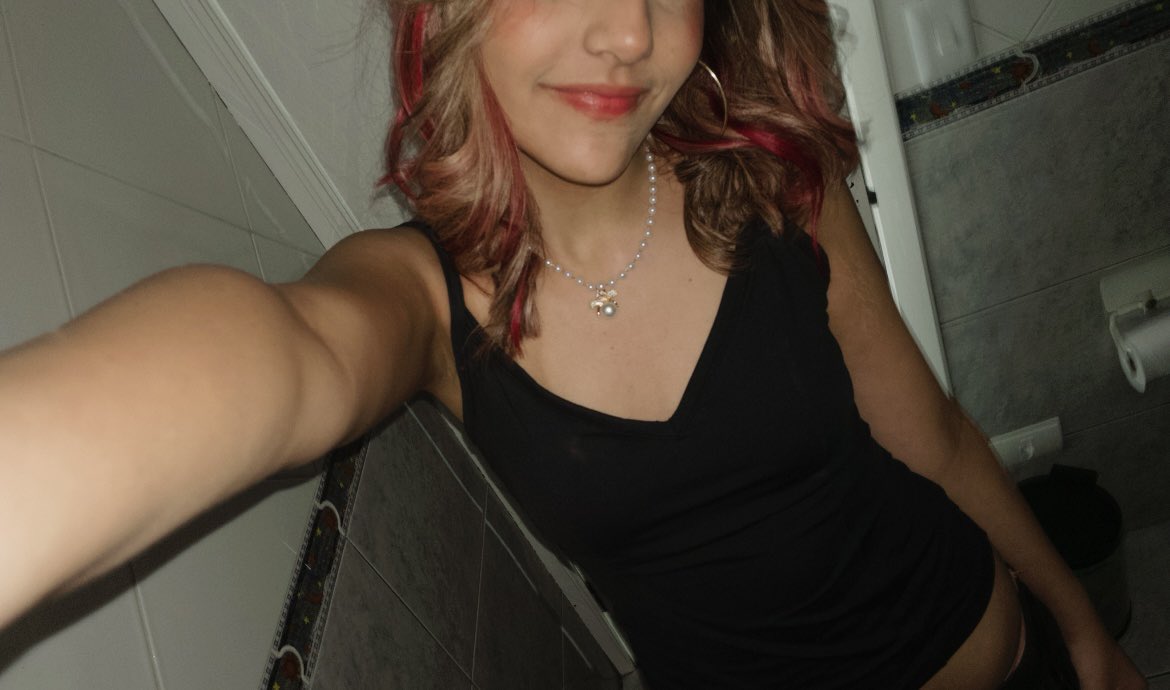 spidersahh's tweet photo. to APAIXONADA  por esse cabelo https://t.co/5xty0Tf8KM