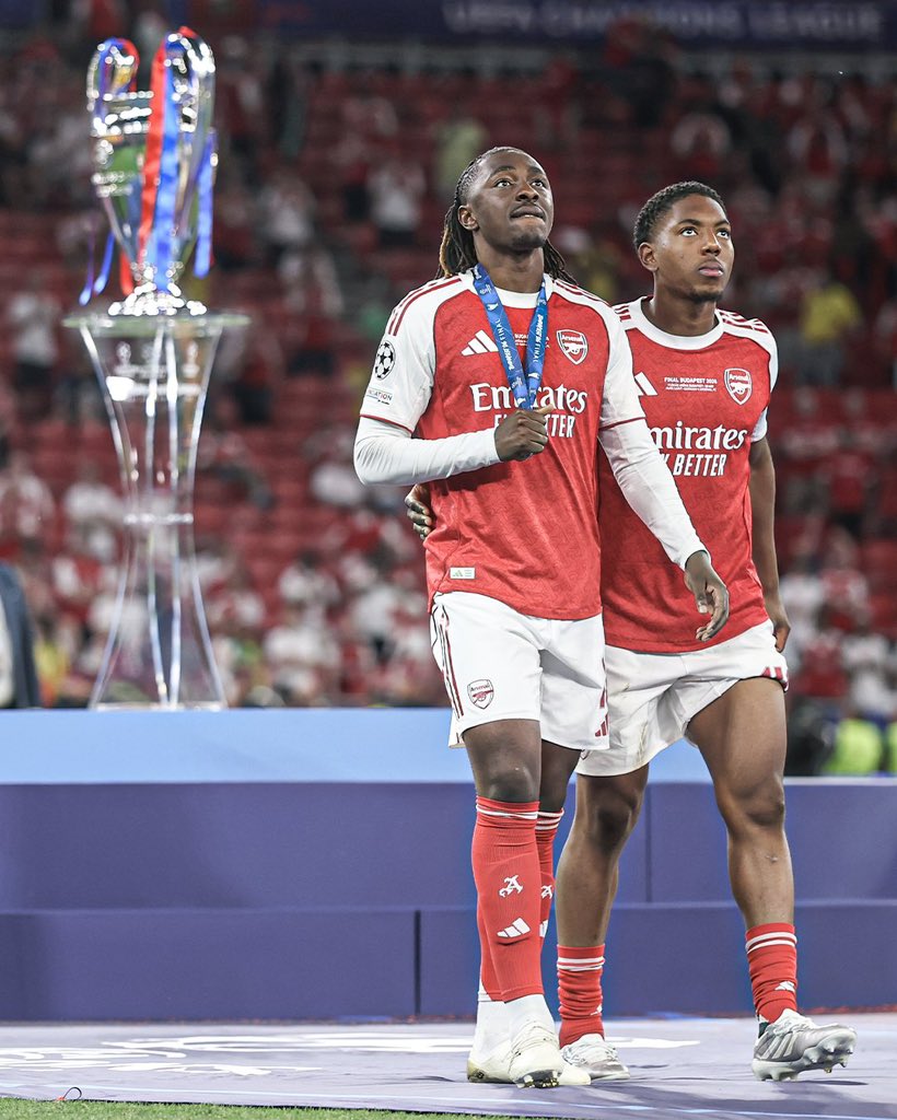 LifeInsureMahad's tweet photo. @deolar_zeal @WelBeast Life of UCL at Emirates https://t.co/5Ele67QgdS
