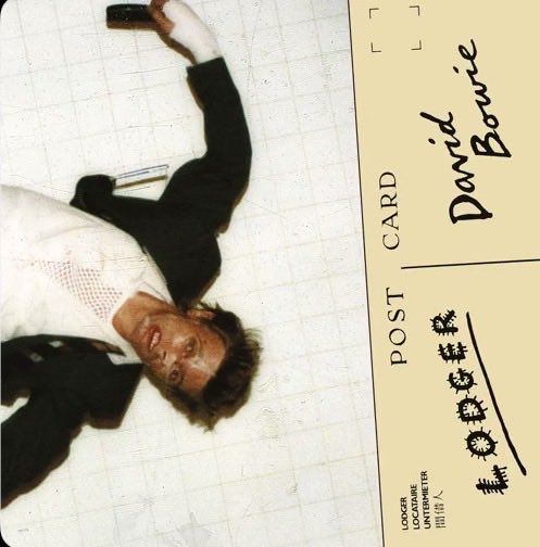 320MrBrightside's tweet photo. 【アートワーク解体新書 44】
#DavidBowie #Lodger (1979)
顔に釣り糸を貼り付け、その糸を引っ張って歪みを表現した。
右手の包帯はD・ボウイが当日に負った本物の火傷だが「事故の被害者というコンセプトに合う」とそのまま採用。
写真はB・ダッフィ撮影。
ベルリン三部作の第3作。 https://t.co/ot6tv4plCH