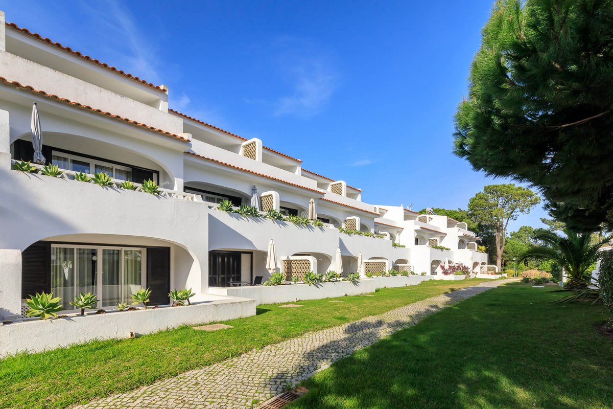 glencorgolf's tweet photo. Nestled in the heart of Portugal's top golfing region, Vale do Lobo Apartments offer a luxurious retreat.

✅ 3 Nights Self-Catering
✅ 1 Round At Vale Do Lobo Royal
✅ 1 Round At Vale Do Lobo Ocean

👉 FROM £465
🗓️ 1st Mar to 31st Mar 2027

https://t.co/wPj7vy8SYn https://t.co/Aa3A3XgLaE