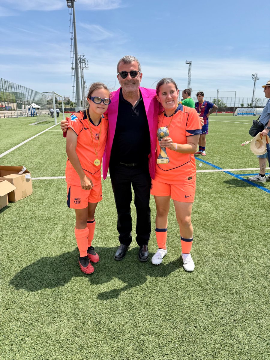 XSalaimartin's tweet photo. El Fundació Barça Genuine, campió del torneig Di Cup en guanyar la final (als penals) al Girona. Un orgull haver pogut compartir aquests moments amb tots vosaltres. Gràcies a tots els que heu participat al torneig i, naturalment, enhorabona als campions i campiones del nostre equip.