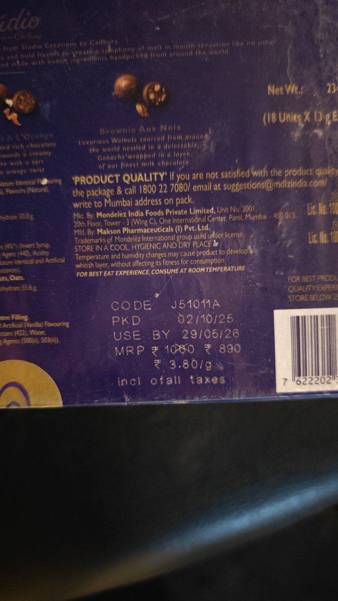 swap73043's tweet photo. @ZeptoNow @zeptocares 
I am writing to report an issue with a recent order I placed. I purchased chocolate, but upon delivery, I discovered that the product has already expired. My order ID is MHVPSMGWQ42227. Given the circumstances, I request that you please initiate a full refu https://t.co/hGkqUoTkEV