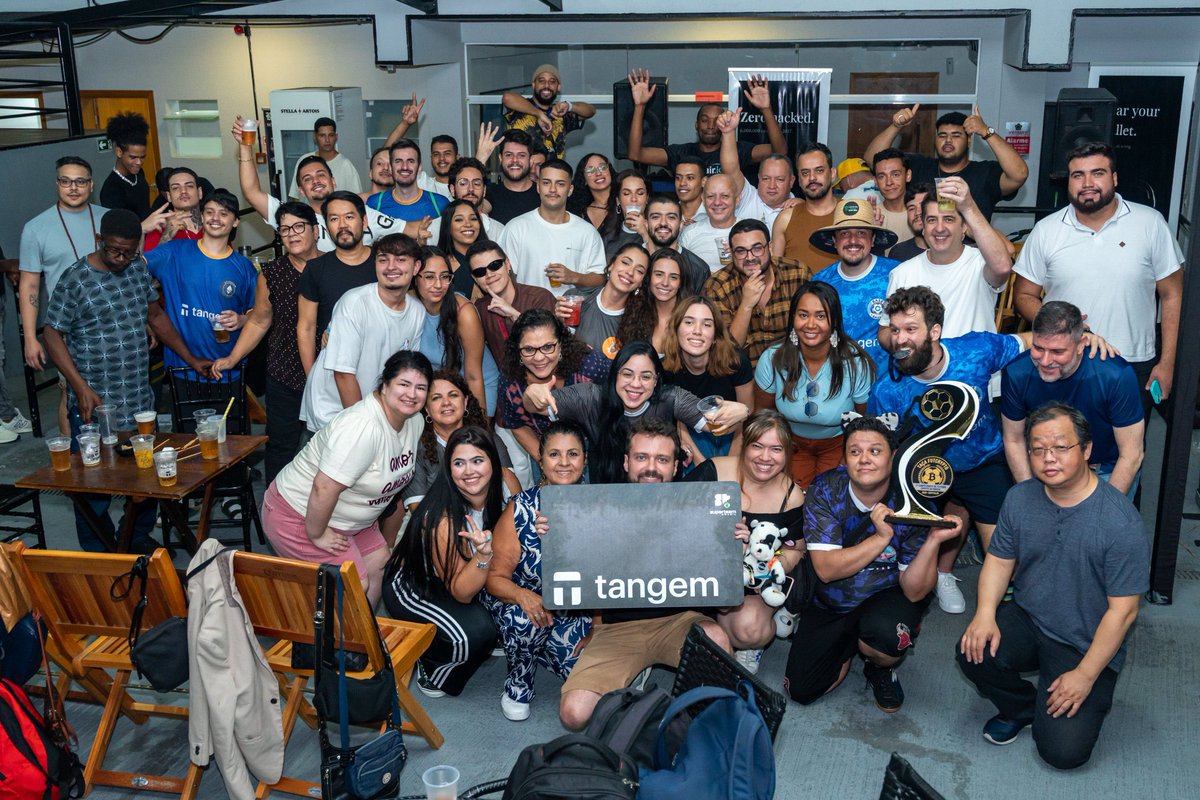 Tangem's tweet photo. FutCripto by Tangem in Brazil 🇧🇷 

200+ people. One pitch. Electric vibes.

We are all ready for Soccer Summer. Are you? https://t.co/3eulnL02O4