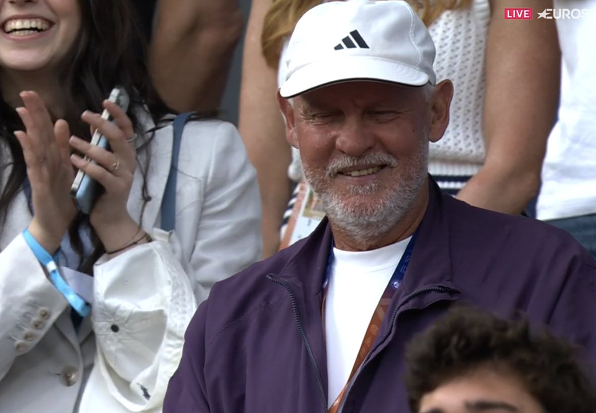 josemorgado's tweet photo. Alexander Zverev Sr. is smiling! https://t.co/tSH8x1p8js