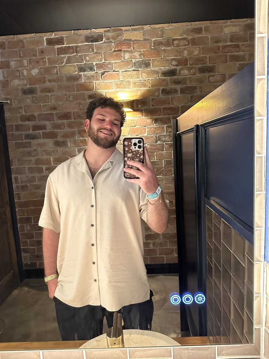 ethansimmonsss's tweet photo. :) https://t.co/hVPW1ne670