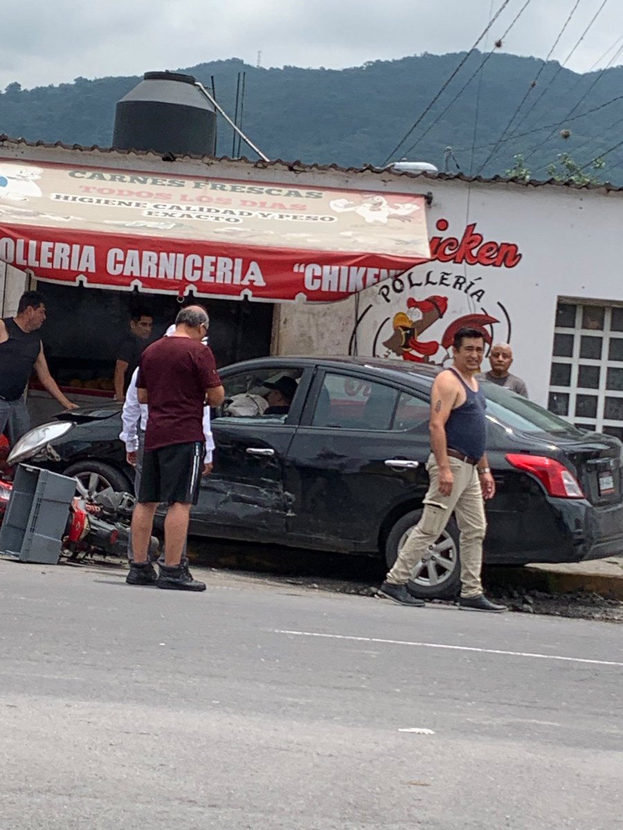 AlfaRomeoMultim's tweet photo. 🛑 𝗘𝗫𝗧𝗥𝗘𝗠𝗘 𝗣𝗥𝗘𝗖𝗔𝗨𝗖𝗜Ó𝗡 🛑

Río Blanco (Veracruz)
11:51 𝗛𝗼𝗿𝗮𝘀, 𝗛𝗼𝗿𝗮 del Reporte.
07 Junio 2026
._ ._. .

CIERRE PARCIAL DE CIRCULACIÓN POR FUERTE ACCIDENTE VIAL en camino nacional frente a la parada de la ceiba con dirección a Río Blanco centro. https://t.co/4LHuf5L5iy