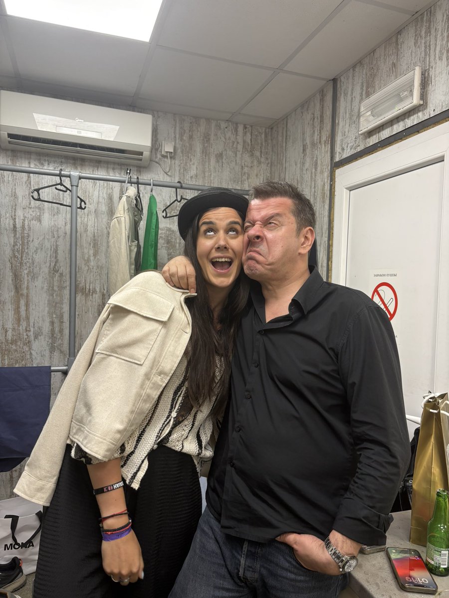 Zanaaaaa09's tweet photo. omiljena tradicija i za gospodski 50 🥹❤️🎂 https://t.co/DxFGbbC2M0