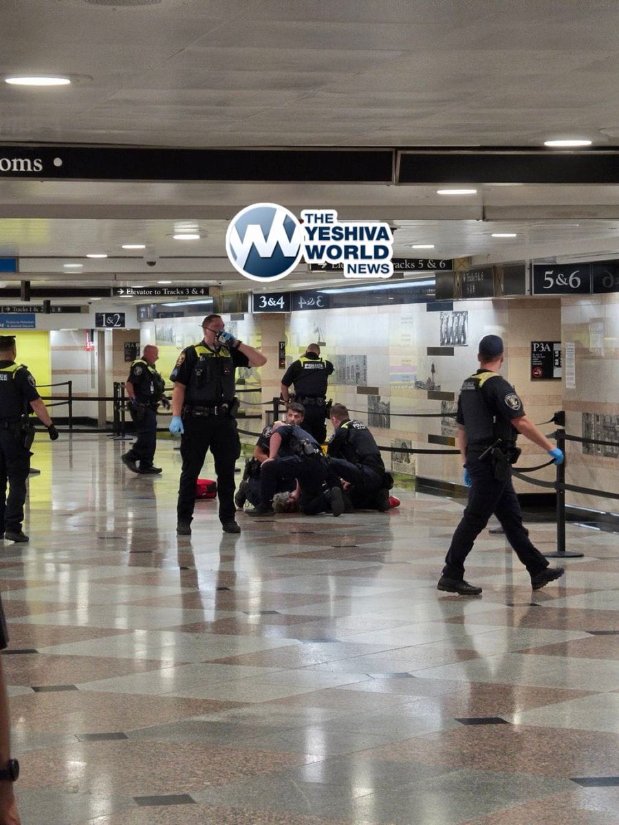 YWNReporter's tweet photo. 🚨 BREAKING: Multiple people were reportedly stabbed at Penn Station in Manhattan late Sunday afternoon 

Initial reports indicate at least three victims were injured in the incident near West 33rd Street and 7th Avenue. A massive NYPD and EMS response is on scene, with victims receiving treatment and being transported to area hospitals.