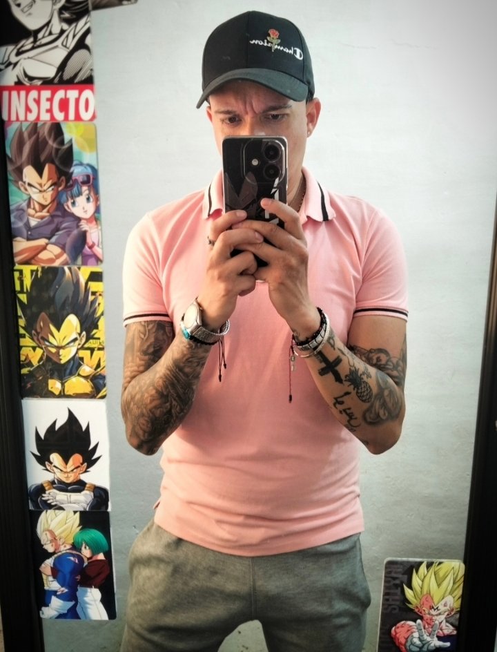 Heart_Blue35's tweet photo. 1988 🌹
Selfie 👌🏼 
Domingo 🩷🩶
Heartblue 💙 
Boystattoos ✒️ 
Mexicanboys 🇲🇽 
Photooftheday 🤙🏼😜 https://t.co/hjrphOYqYq