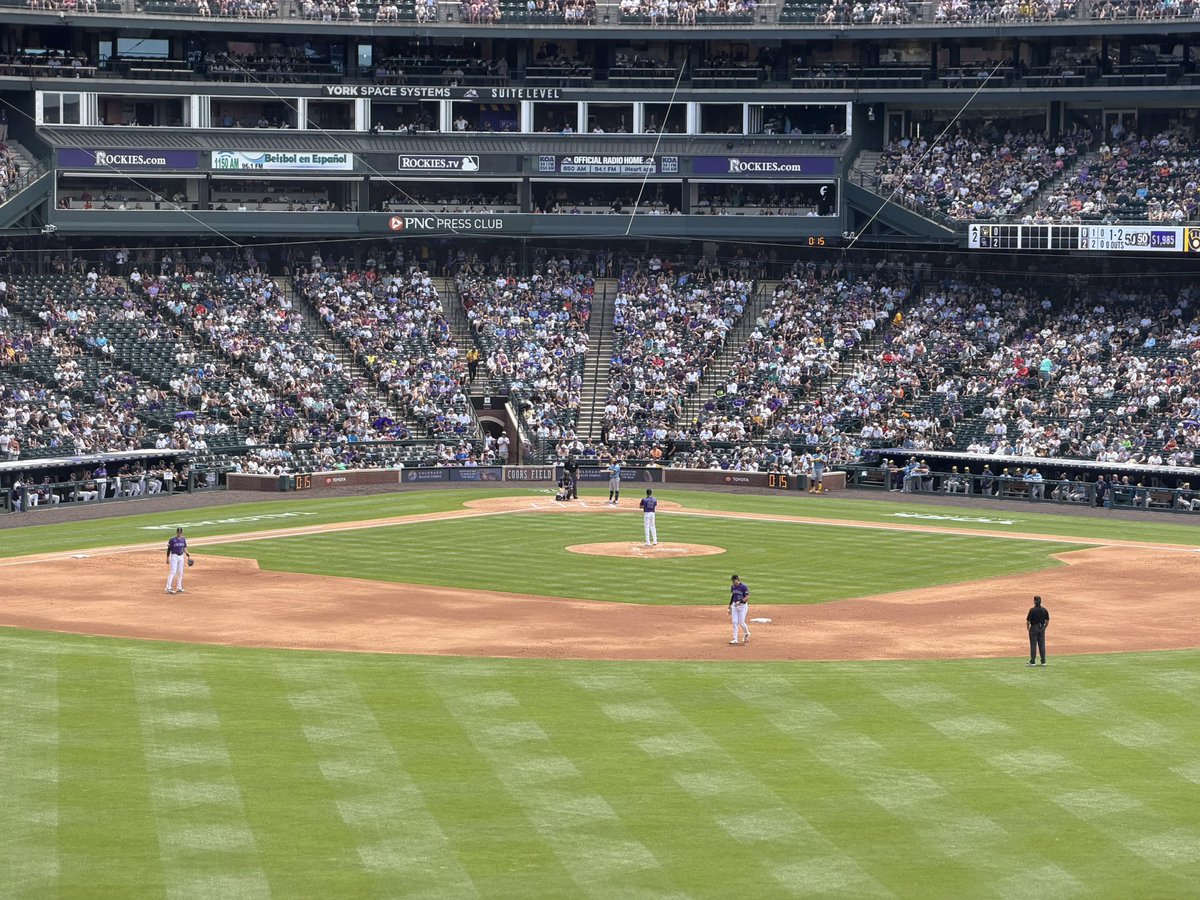 KSPolish's tweet photo. Good day for a @Brewers win! https://t.co/K8nxgOqn1F