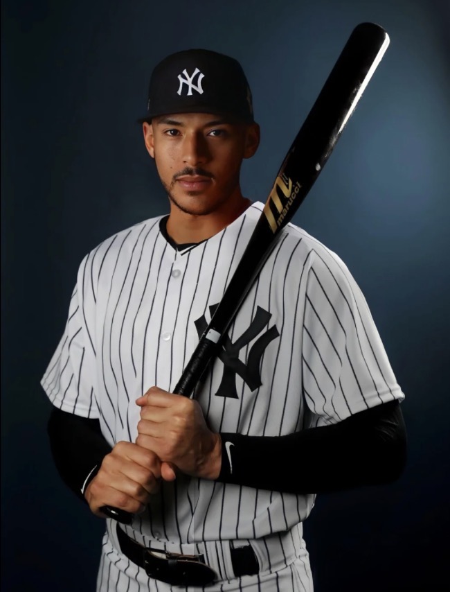 WeathersWins's tweet photo. Yankees get 
Ketel Marte 2B
Taylor Clarke RP
Cash

Diamondbacks get
Spencer Jones OF #6
Elmer Rodriguez P #2
Chase Hampton P #8
Sean Paul Liñan P #22
Luis Gil 2024 ROTY

Nobody on earth can say no to this trade
https://t.co/7Nr8gLf5XP https://t.co/p0i7eCPcaG