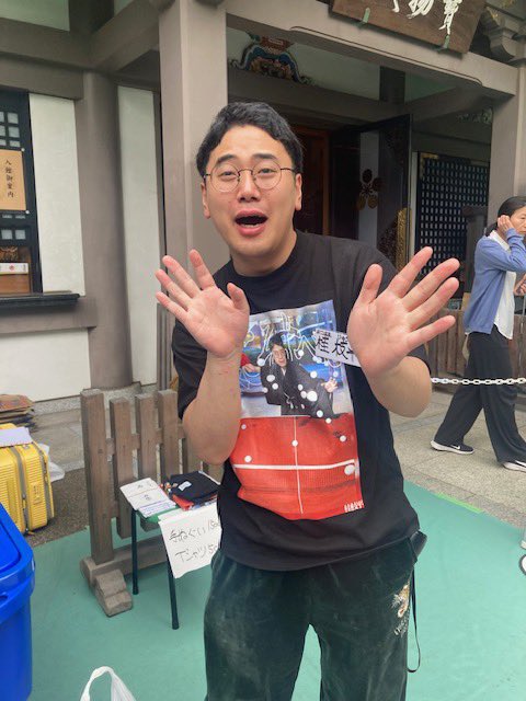 dreamcomestrue5's tweet photo. 謝楽祭2026 3/3

一花さんのお披露目チケットを馬好師匠から購入。ご本人不在だったけど馬好師匠と扇白師匠との3ショット。ご夫妻の大学後輩二人(小はださん、枝平さん)も激写📷
人気の新二ツ目イケメン市遼さんのスマイルも！

雨もふらずでホントに良かった。
楽しい時間をありがとうございました❣️ https://t.co/3PoL6xxnBr