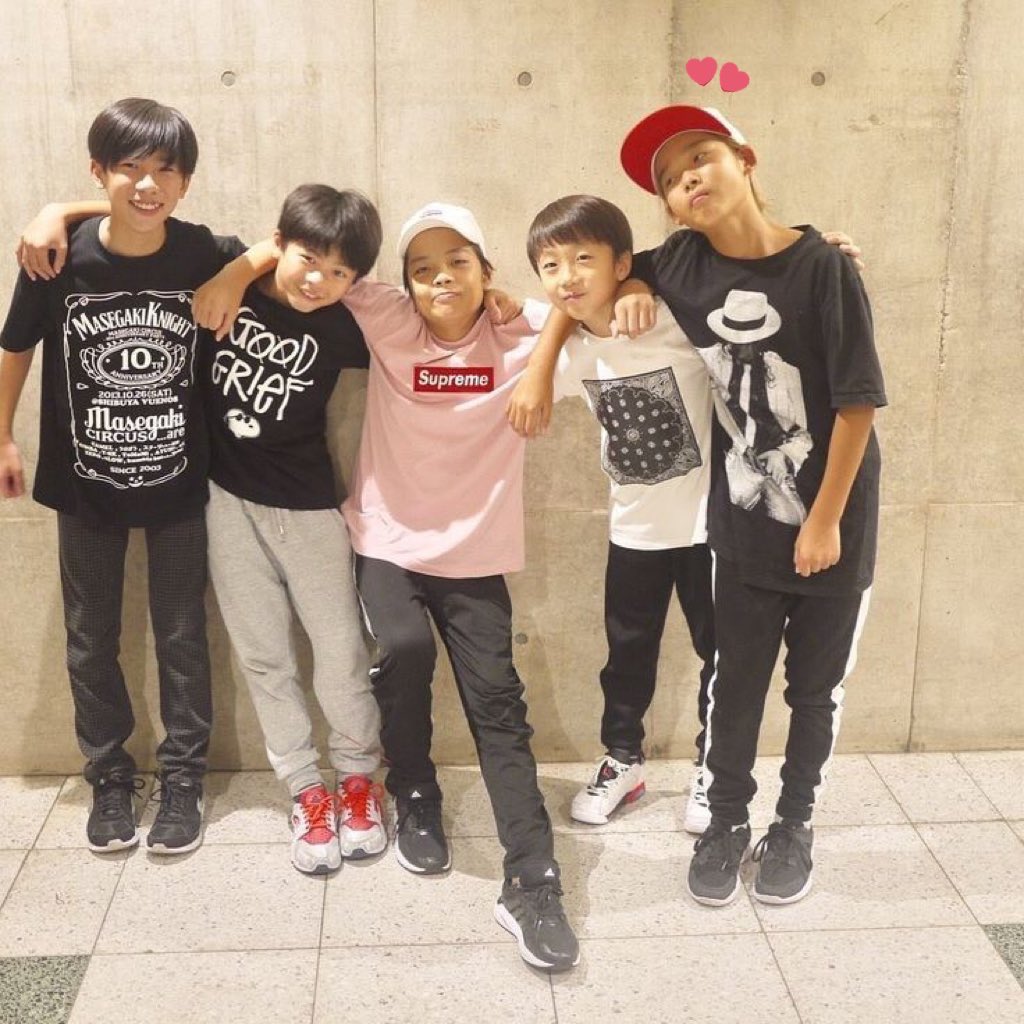 maiiese_'s tweet photo. Talking about Anti believer:

Taemin: "I'm only saying this because we're in Japan, but the choreography was created by Shuri-kun, who used to be a SHINee Kid.

(Seeing how surprised the Shawols) were, https://t.co/QBfadQe7Sy