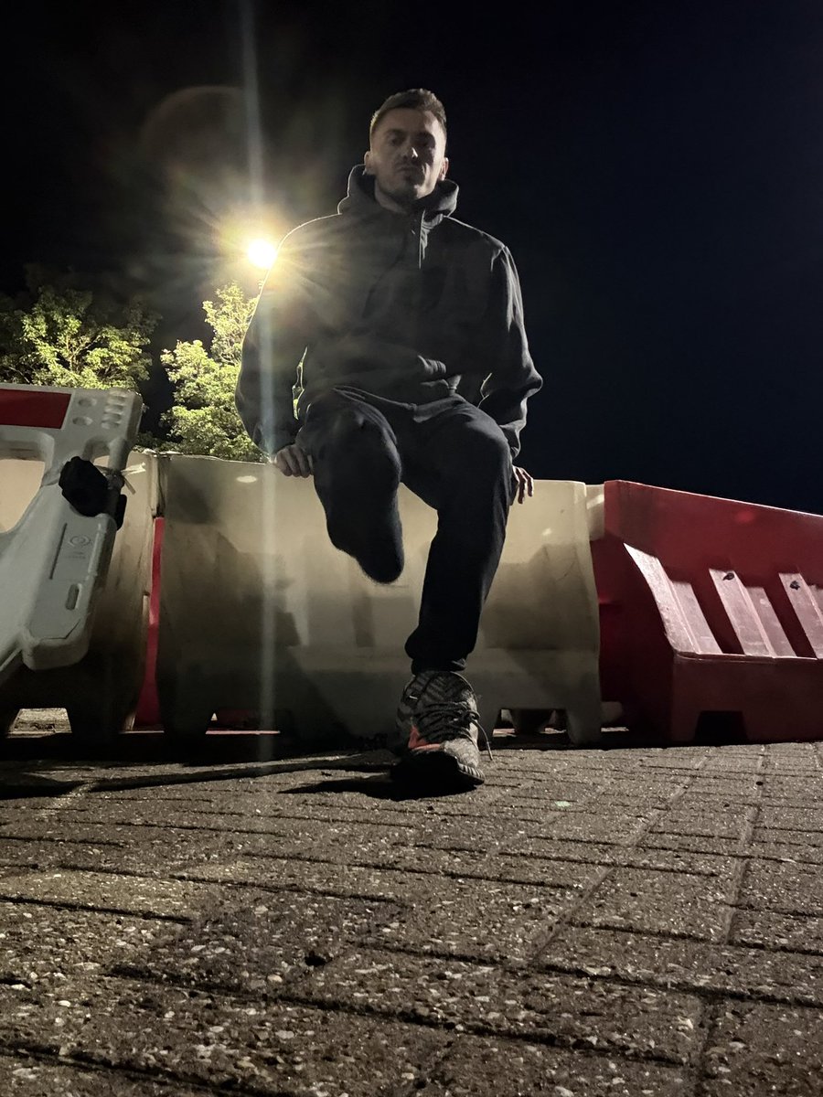 AlphaGodAlex's tweet photo. I wonder what would happen if you bumped into me during the middle of the night? 😏 https://t.co/VxqXoiddte