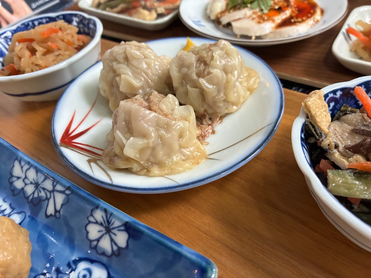 hatoko0903's tweet photo. ダイエット中ですが向こうから焼売が来たので不可抗力です😌
#焼売 #飯テロ #グルメ #ダイエットは明日から https://t.co/C4O8n13xWC