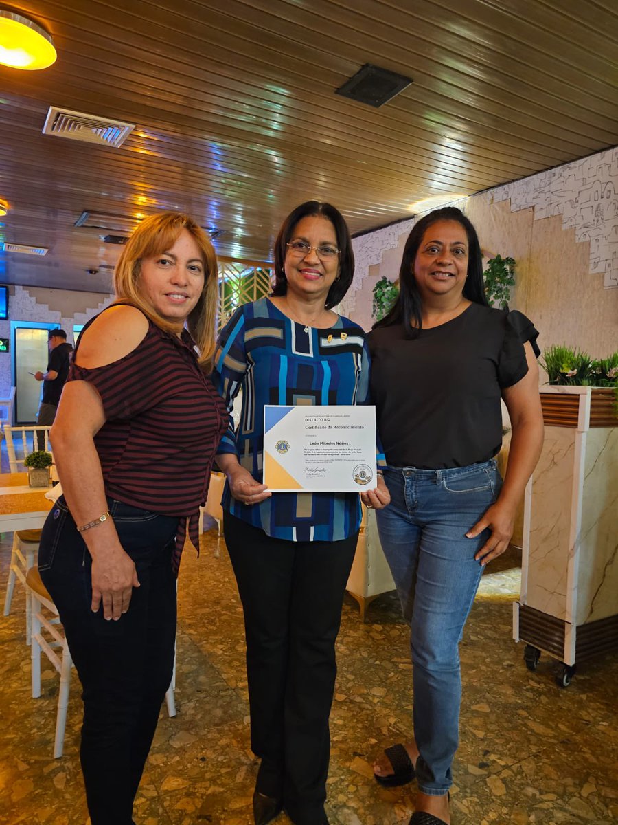 MiledysNunez's tweet photo. Con gratitud comparto el doble reconocimiento de Lions Clubs International y el  Distrito R-2 recibí  pin y certificado por mi gestión como Jefa de la Región No. 5. Gracias a todo el equipo por la estrategia, entrega y sinergia. #Liderazgo #ImpactoSocial #LionsClubs https://t.co/AArmm6ehfZ