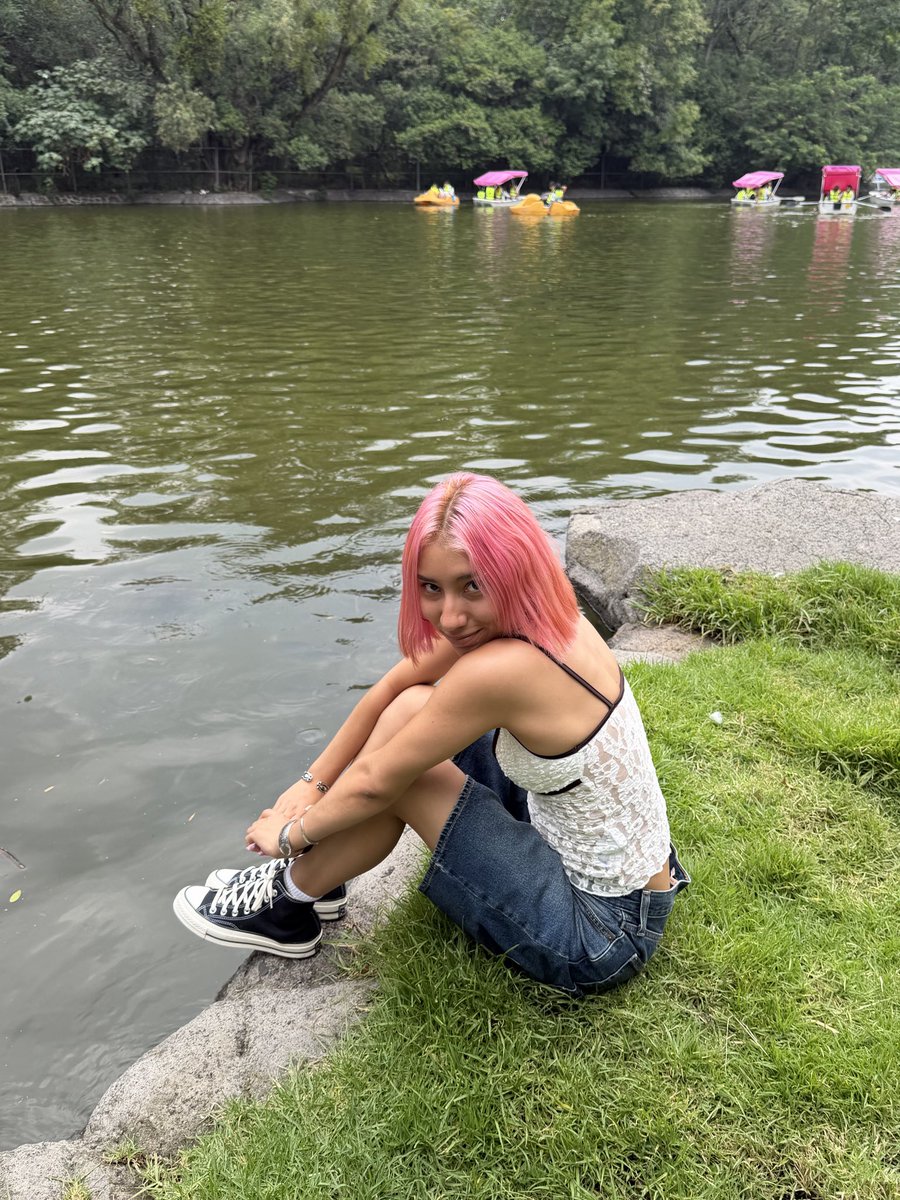 Yuitenaa tweet media