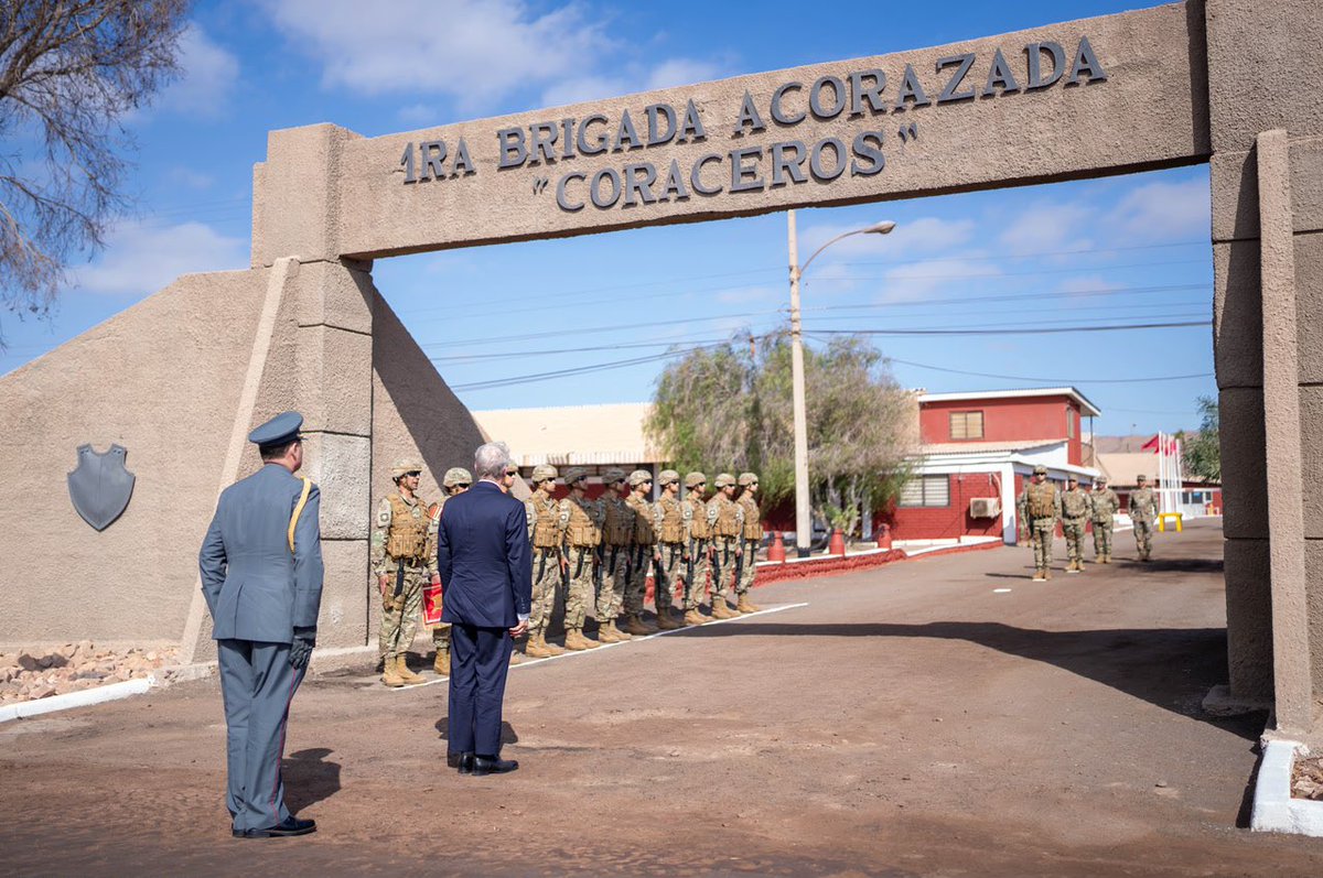 PresidenteKast's tweet photo. Esta tarde, visitamos la 1a Brigada Acorazada “Coraceros” para conversar con las tropas y el mando sobre los desafíos estratégicos de la labor militar https://t.co/V8N9uocc6B