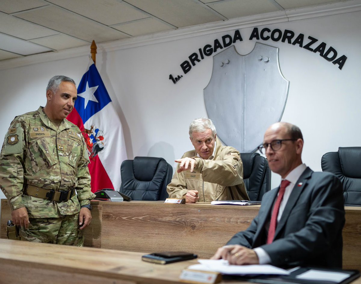 PresidenteKast's tweet photo. Esta tarde, visitamos la 1a Brigada Acorazada “Coraceros” para conversar con las tropas y el mando sobre los desafíos estratégicos de la labor militar https://t.co/V8N9uocc6B