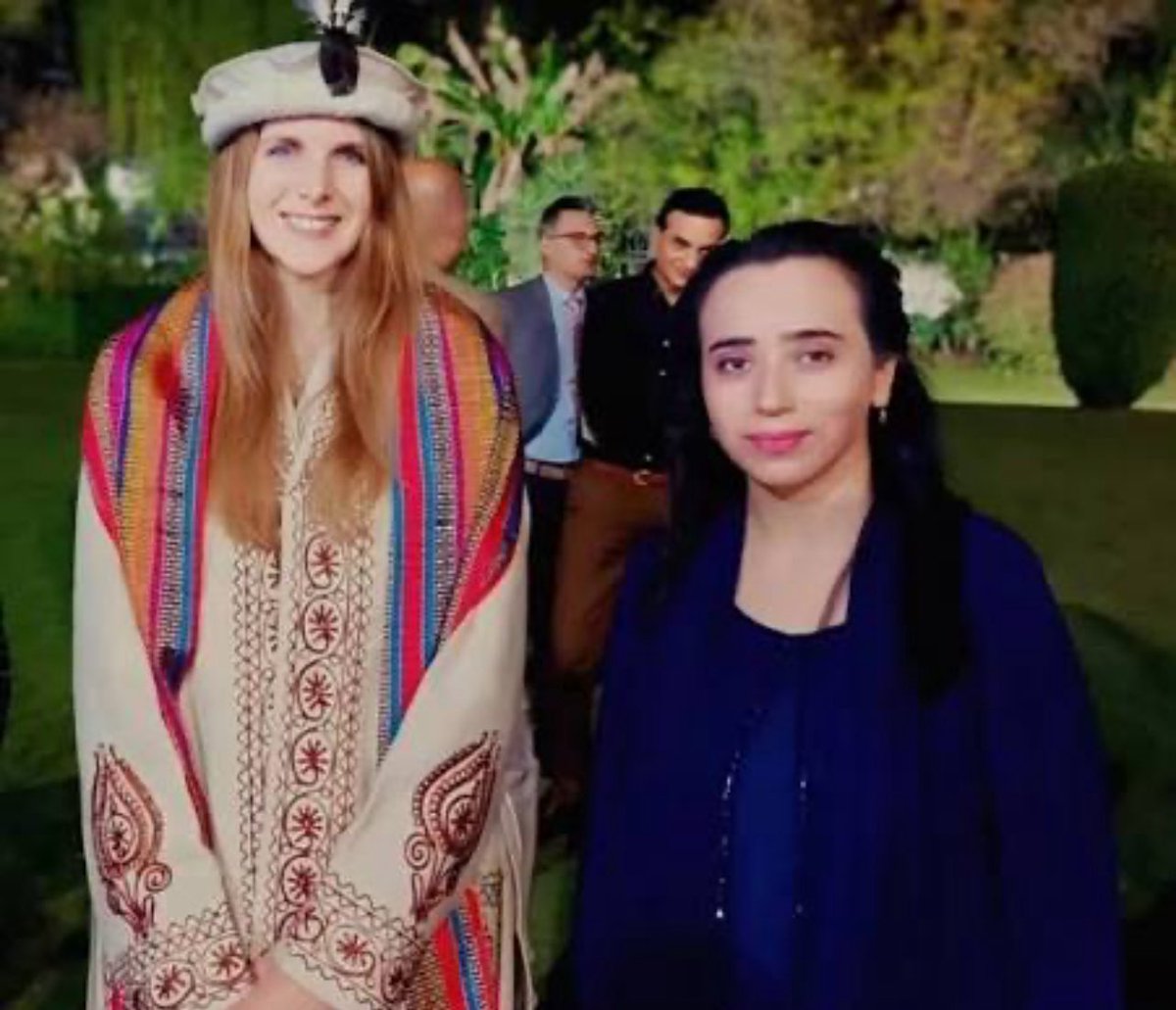 fawadppp's tweet photo. چئیرمین بلاول بھٹوگلگت بلتستان کا سب سے پڑھالکھا چہرہ،علاقائی ثقافت کی پہچان اورپیپلزپارٹی  کی نظریاتی کارکن فہمیدہ ب��چہ کو گلگت بلتستان حکومت میں وزیر بنایاجائے۔
@BBhuttoZardari 
@AseefaBZ https://t.co/I4FnVzktGM