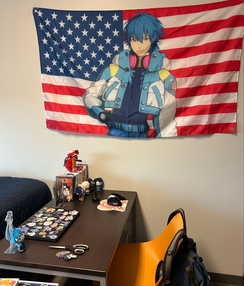 maru_chan_art_'s tweet photo. Dorm setup for summer job https://t.co/fmVxqj5TNL