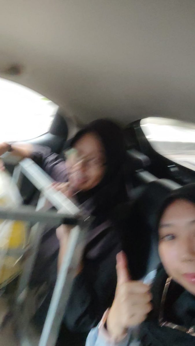 letheaan's tweet photo. damn gurl. i literally just opened my eyes and uve grown this old 🥺 is this ur first birthday without us after college? 💔 happiest (i hope) birthday for you, kurci anak tante mimin yang paling gue sayang. di umur kita yang sama ini (gamau sebut, gue males udh tua), i hope ... https://t.co/oafr3nA08R