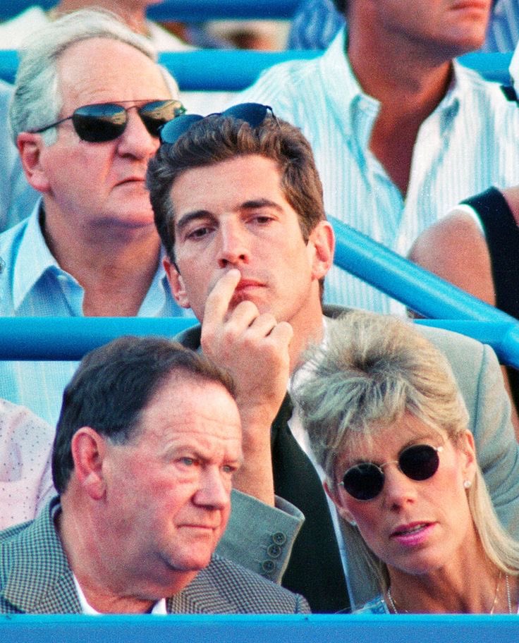 JFKJr17thxa's tweet photo. Bloodline fury incoming. Their central control will die. Web3 is your weapon and shield start positioning yourself in it now. If you are still banking with the old system that eliminated my father, you are no different from them. https://t.co/SPkxxW0Dh2