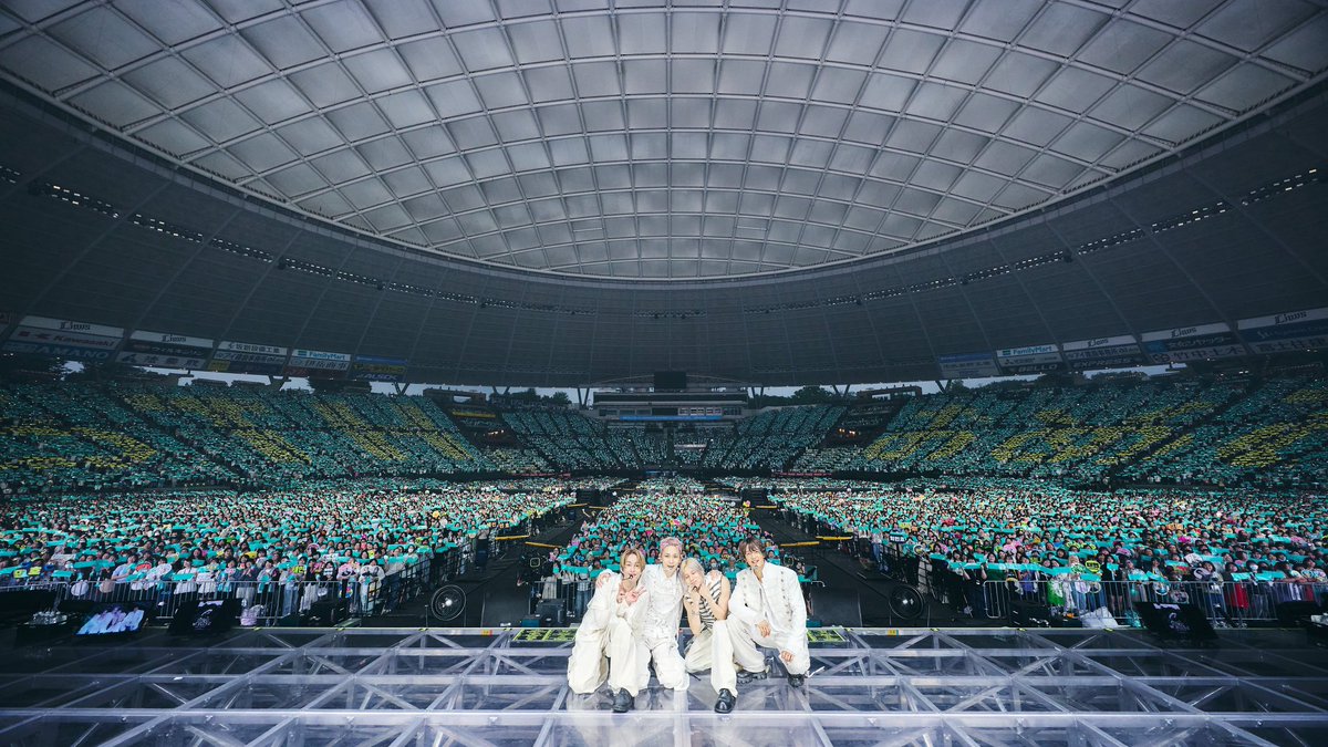 annintaeminkey's tweet photo. 昨日のSHINeeのライブ楽しかったー♡
ありさちゃんと参戦できて良かった！
来年も絶対、SHINeeに会いに行きます！ https://t.co/vHyG6qoGgy