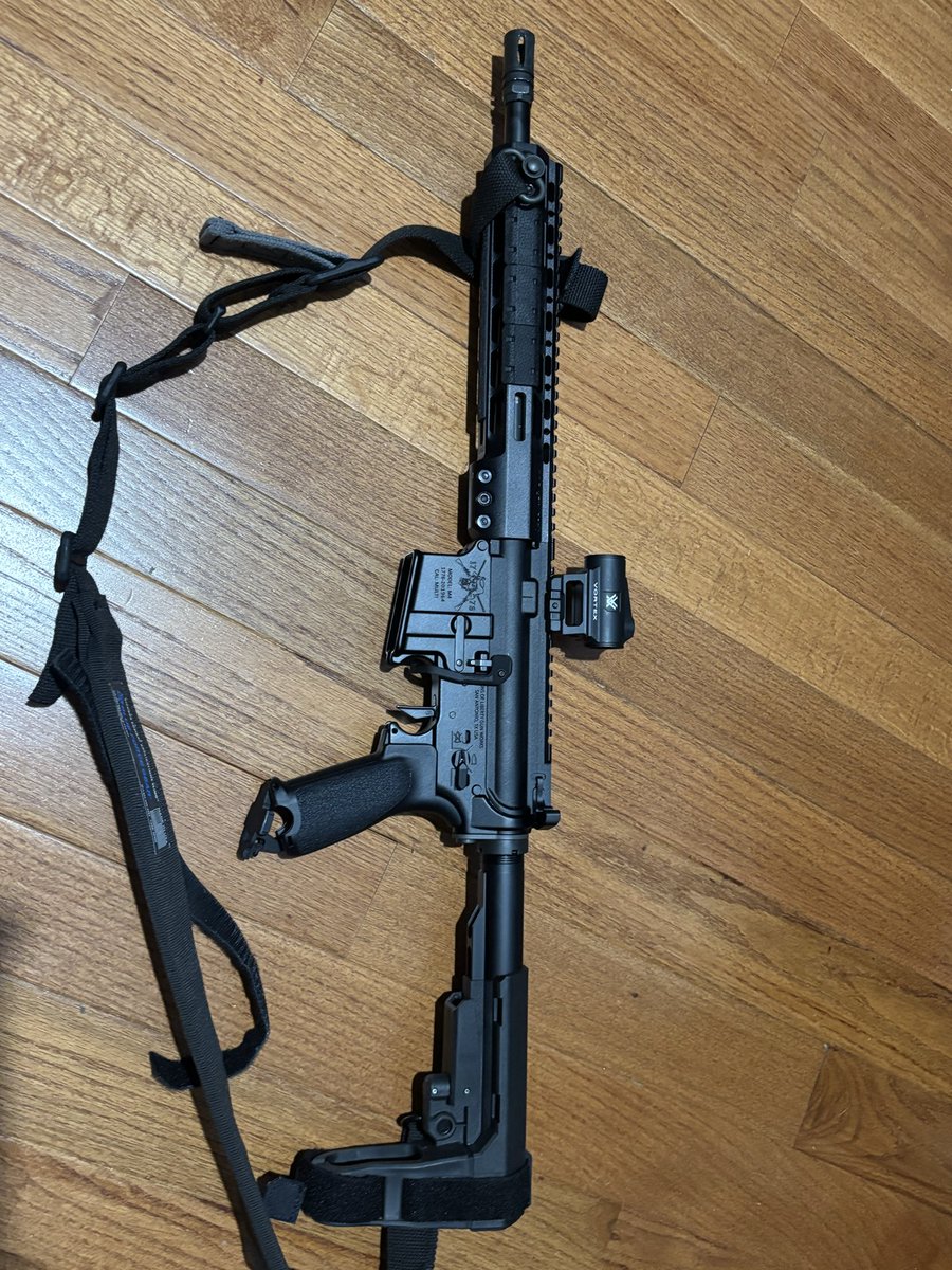 tyforester4's tweet photo. @SonsOfLibertyGW Built a new toy using M89 hand guard and upper receiver the barrel is a 12.5 Rosco used the K9 Sauce Pack kit. It shoots great and I love it. https://t.co/R9BOEPTqZf