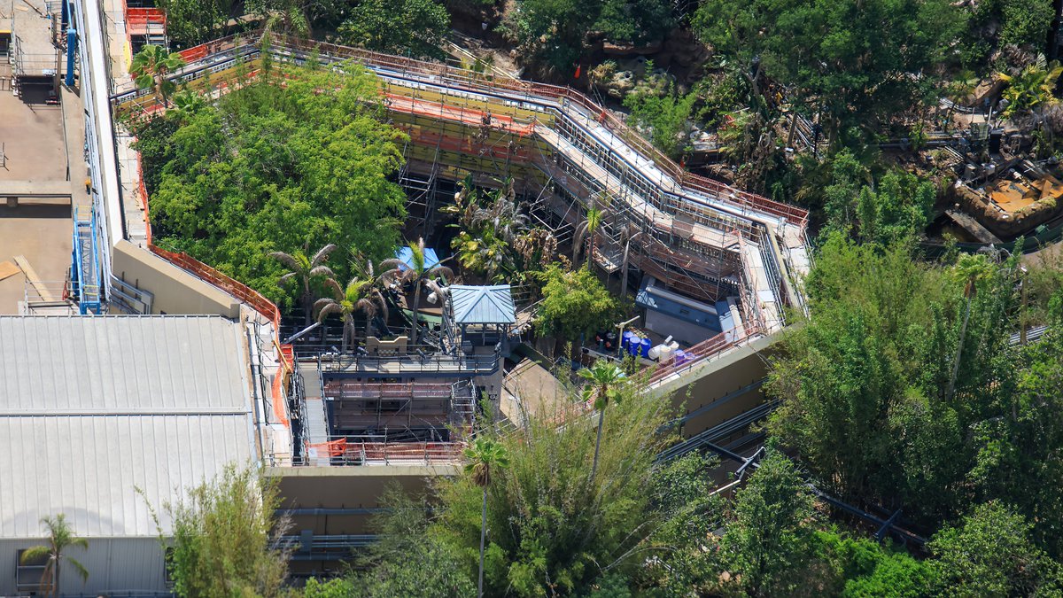 bioreconstruct's tweet photo. Aerial photos of new wall construction at the paddock in the Jurassic Park River Adventure refurbishment. https://t.co/mOjqe4AWXY