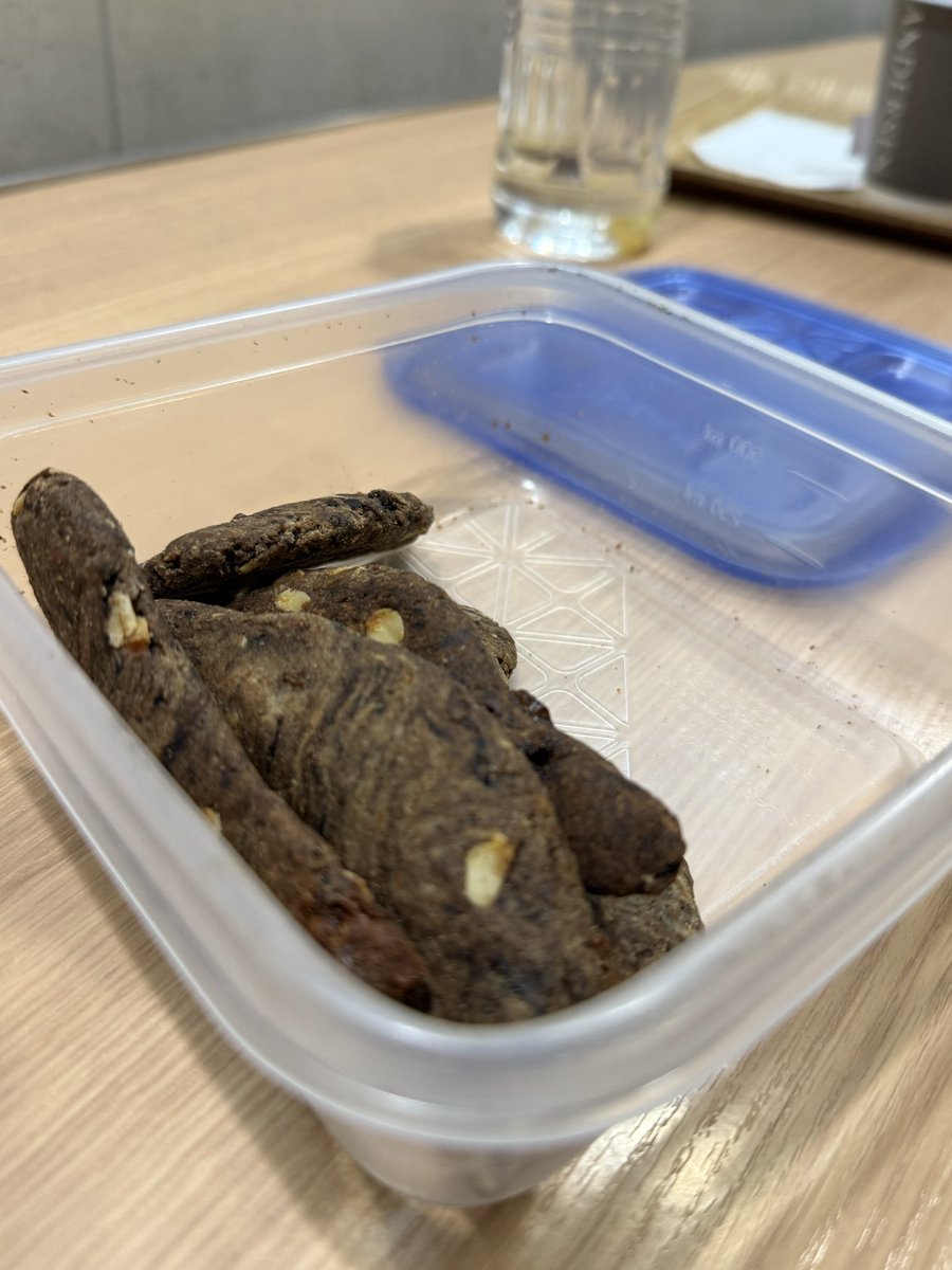 africazu's tweet photo. 3日間の断食後の体質変化が激しい🤔

「変わってたのに気付かなかった」が正解なんだろうけれど、添加物有、砂糖の質悪い饅頭もカステラも急にダメに…🫠

のどにつっかかる。胃が拒否する。。

美農里の福島県ダーナビレッジのお菓子が美味しすぎた🤤 https://t.co/FyMLcaKeGK