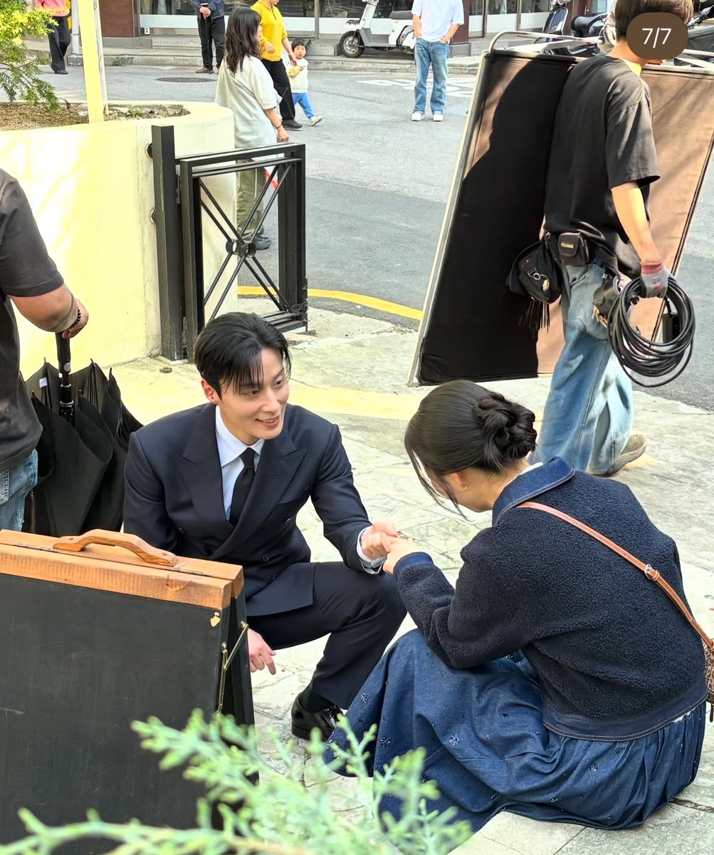 siroo65764's tweet photo. 나 이거 진심 차세계 청혼짤같아서 머리아파💍 https://t.co/DhBh5vUvz4