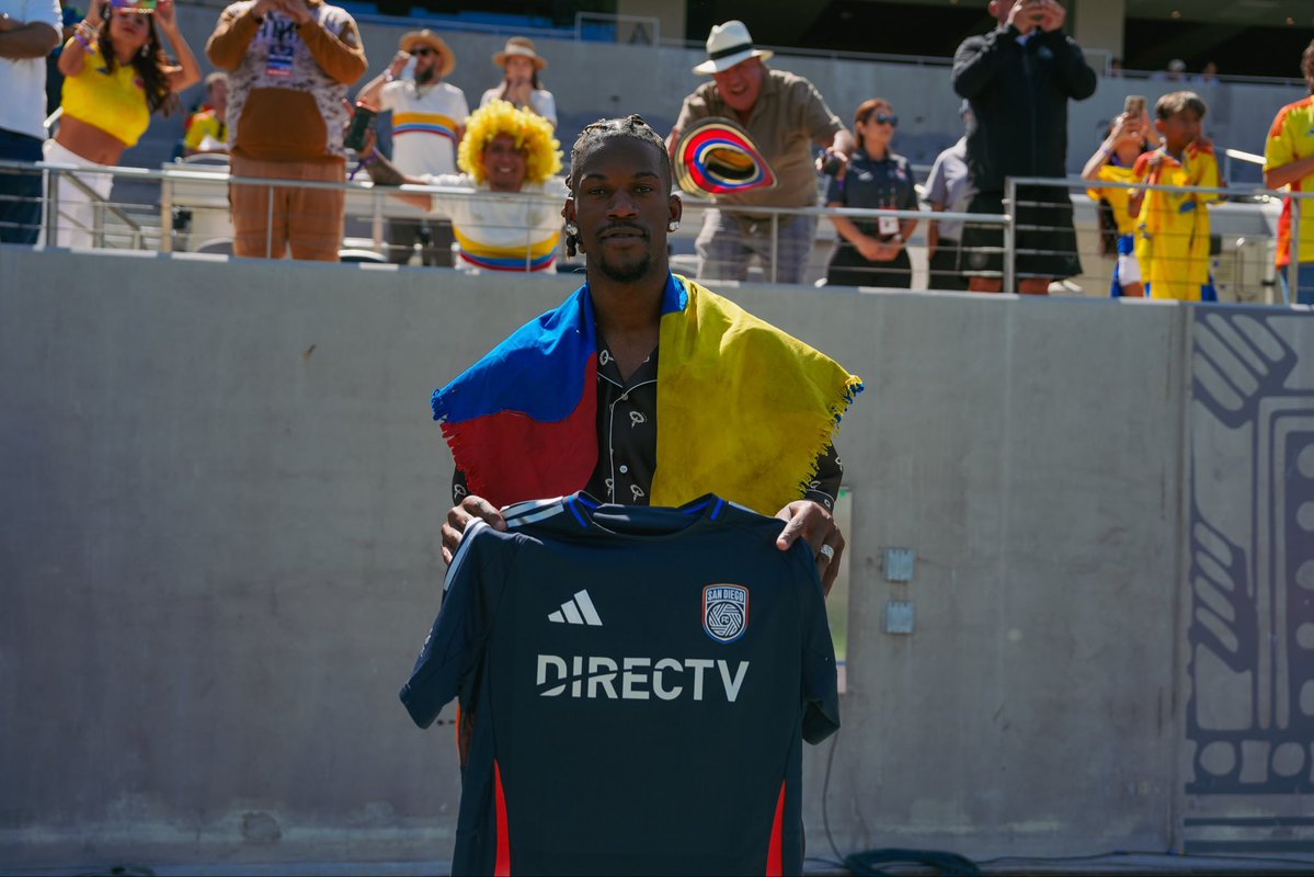 titopuccettic's tweet photo. 🏀 Jimmy Butler es más colombiano que tomar tinto en la mañana. ☕🇨🇴 https://t.co/r10i5h3PRV