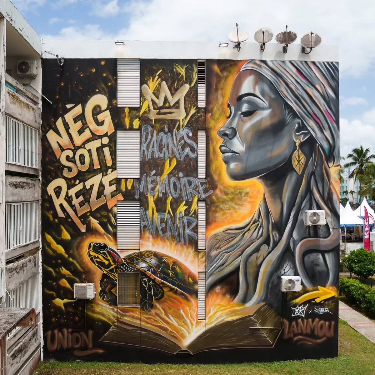 Imagein8's tweet photo. “L’UNIS-CITÉ”
StreetArt by Pock &amp; Ti Latour
In Les Abymes #Guadeloupe
v/ @Ginger_ajm #StreetArt #ArtCommunity #UrbanArt https://t.co/SQ8x7pzZV3