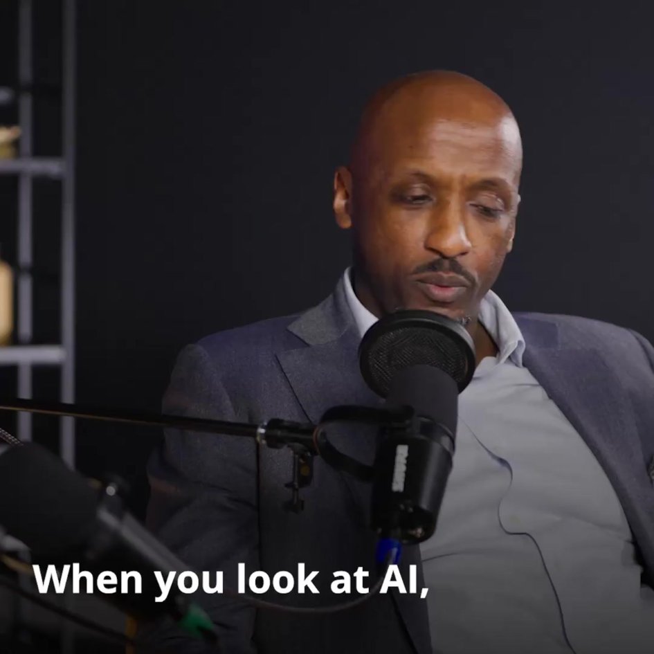 WorldBankGroup's tweet photo. AI can inform. Knowledge helps countries act. 

@JamieJBartlett explains how to navigate AI wisely, while @Paschald shares how the World Bank Group knowledge helps create jobs and scale development solutions turns evidence into real-world impact.  

Listen now: https://t.co/5mf44h3KSk
