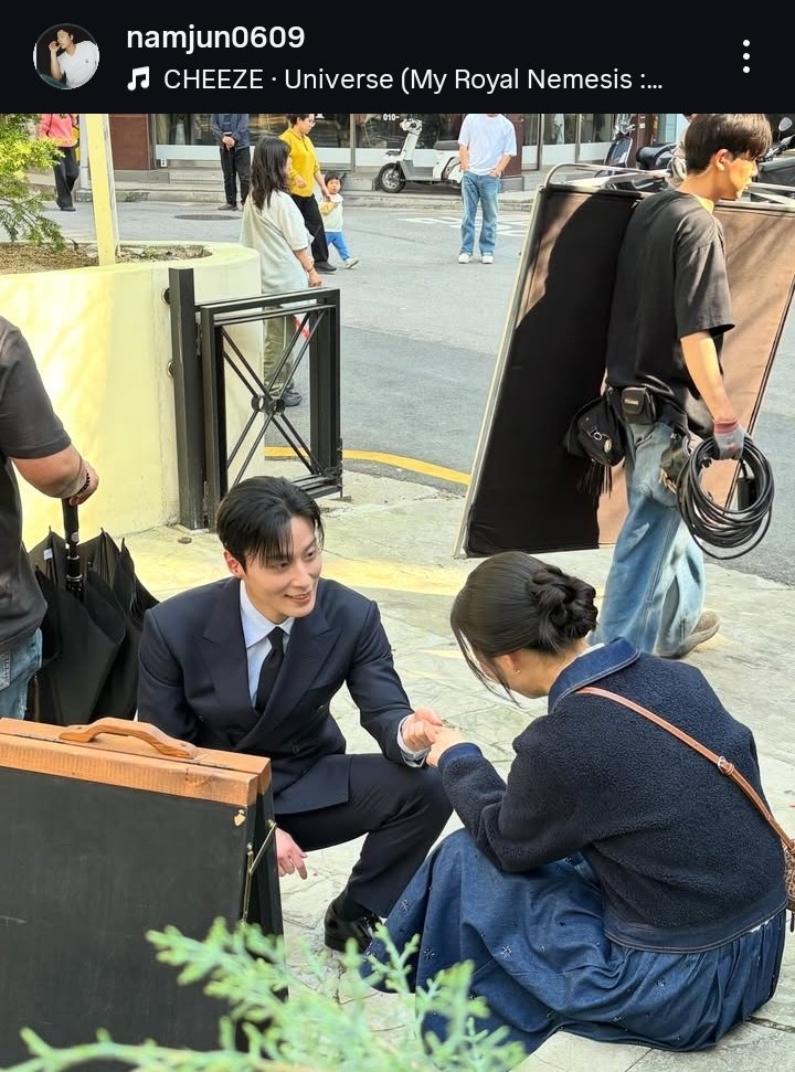 shiyuelatte's tweet photo. jiyeon namjun know we are all stressed over the ending of ep 10 and preview ep 11, so they give us this😭❤️❤️ https://t.co/WewHFWkSkL