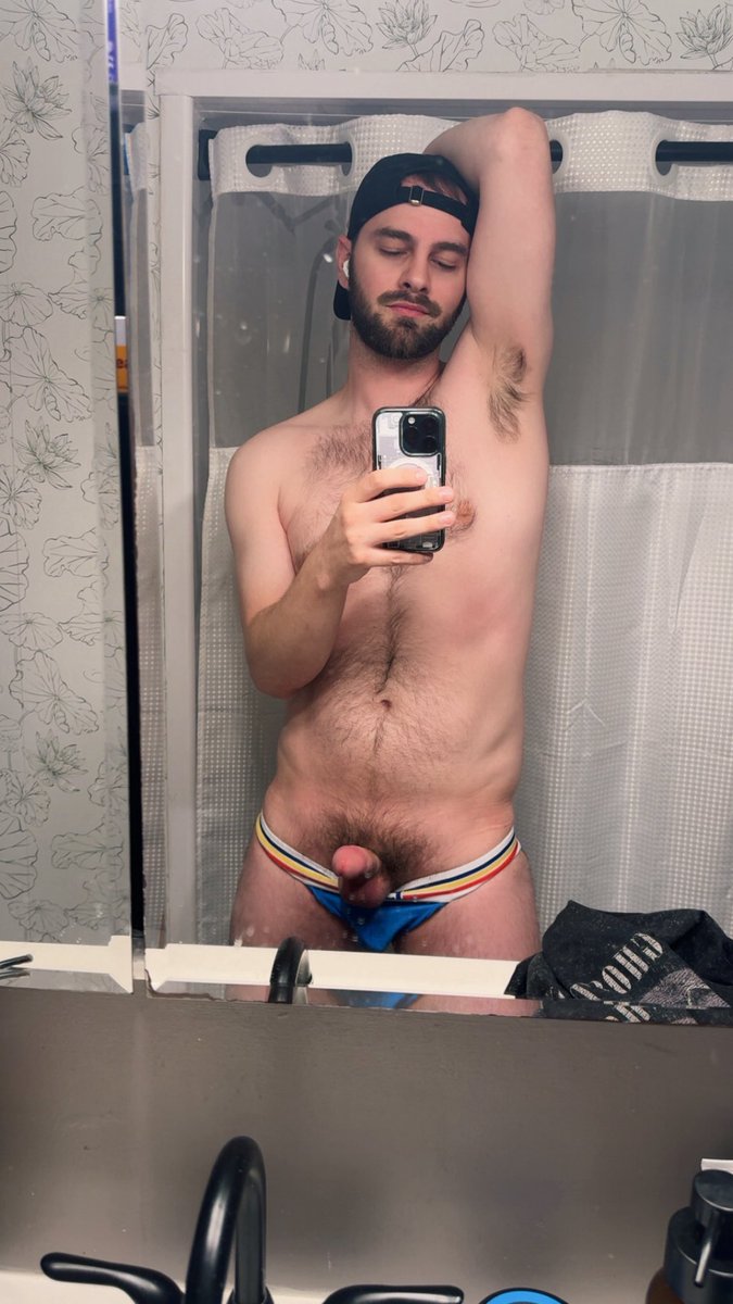 MenacingTwink's tweet photo. Give it a whiff 💪🏼 https://t.co/tEFoDBSoiE
