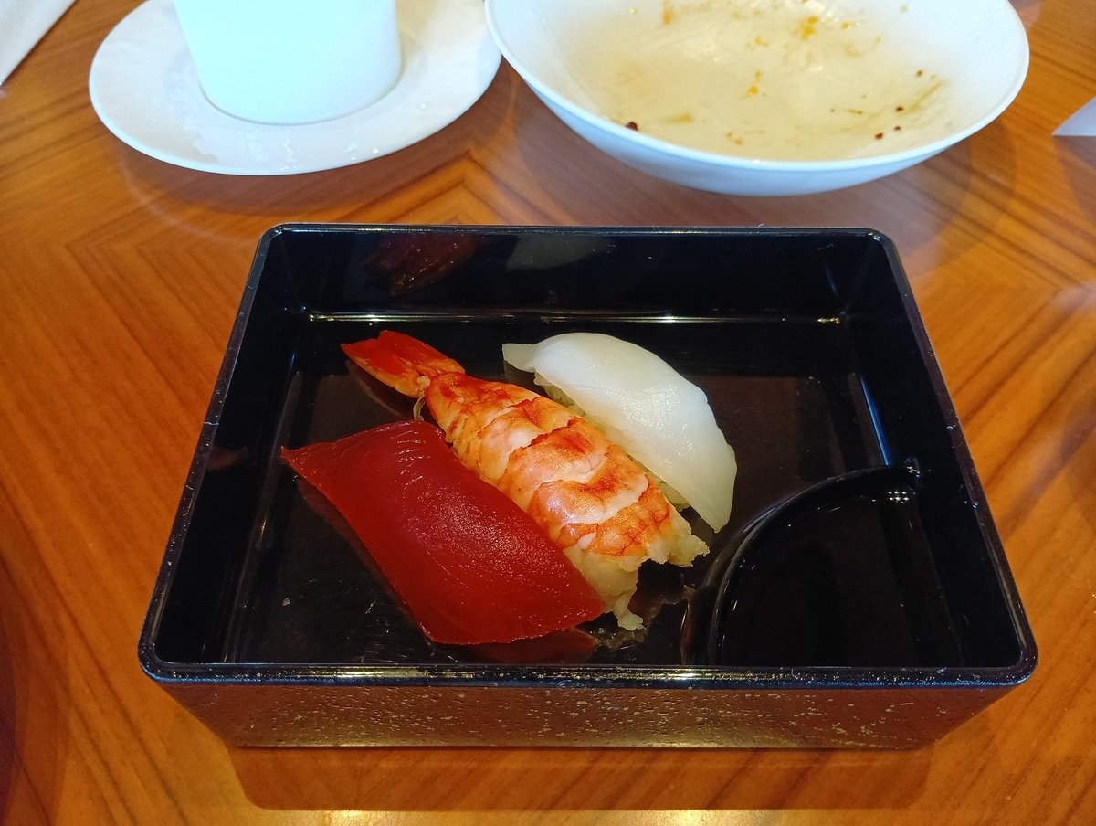 ryo_sfc's tweet photo. 大阪ステーションホテルにて朝食を頂きました。
さすが9000円の朝食でした
食べ過ぎた https://t.co/TSWN2fGdaI