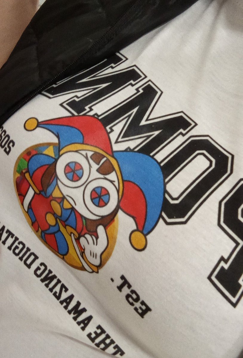 justgrislyx's tweet photo. Nunca ví la serie (lo haré esta misma noche) porque PONMI LE PAGO LA ENTRADA A SKZ A NAHIR, VENDÍ 45 LLAVEROS Y TERMINE DE PAGAR LA ENTRADA DEL 14 DE SEPTIEMBRE

Al fin puedo llorar de verdad porque ya esa entrada pagada es mía, hace dos días pensaba que la tendría que vender 🥺 https://t.co/XJ9AxSZS0F