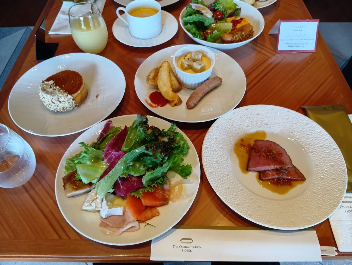 ryo_sfc's tweet photo. 大阪ステーションホテルにて朝食を頂きました。
さすが9000円の朝食でした
食べ過ぎた https://t.co/TSWN2fGdaI