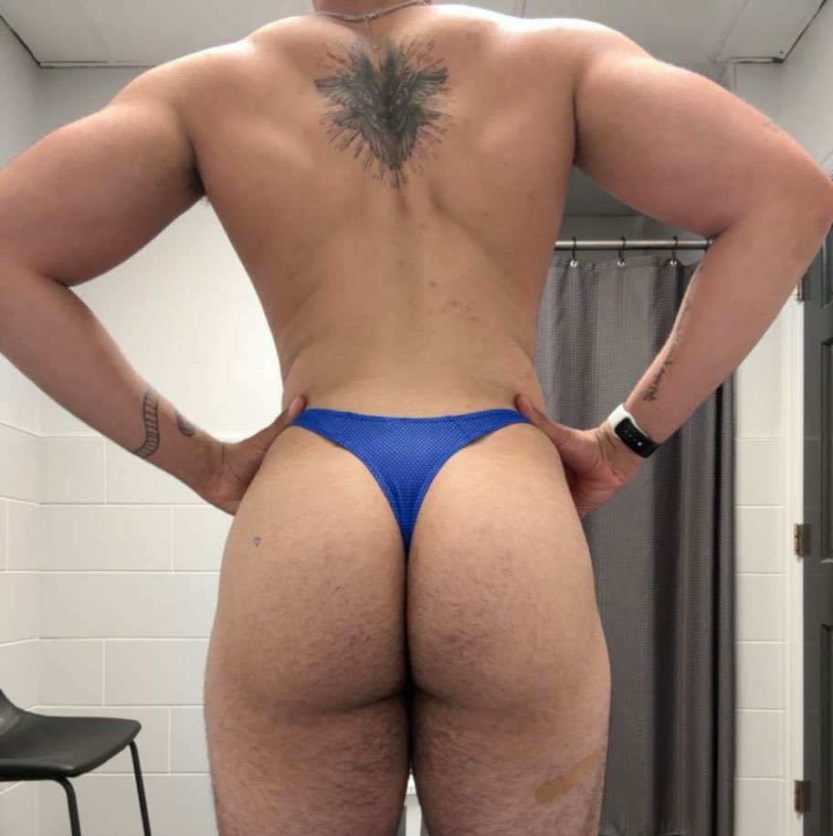 01Dscott's tweet photo. hit back and yet my ass still decided to pop off🍑🤷🏽‍♂️
#gay #gaytwitter #gaynsfw #gaybubblebutt #gayfitness #chudai https://t.co/AUuZelBA7D