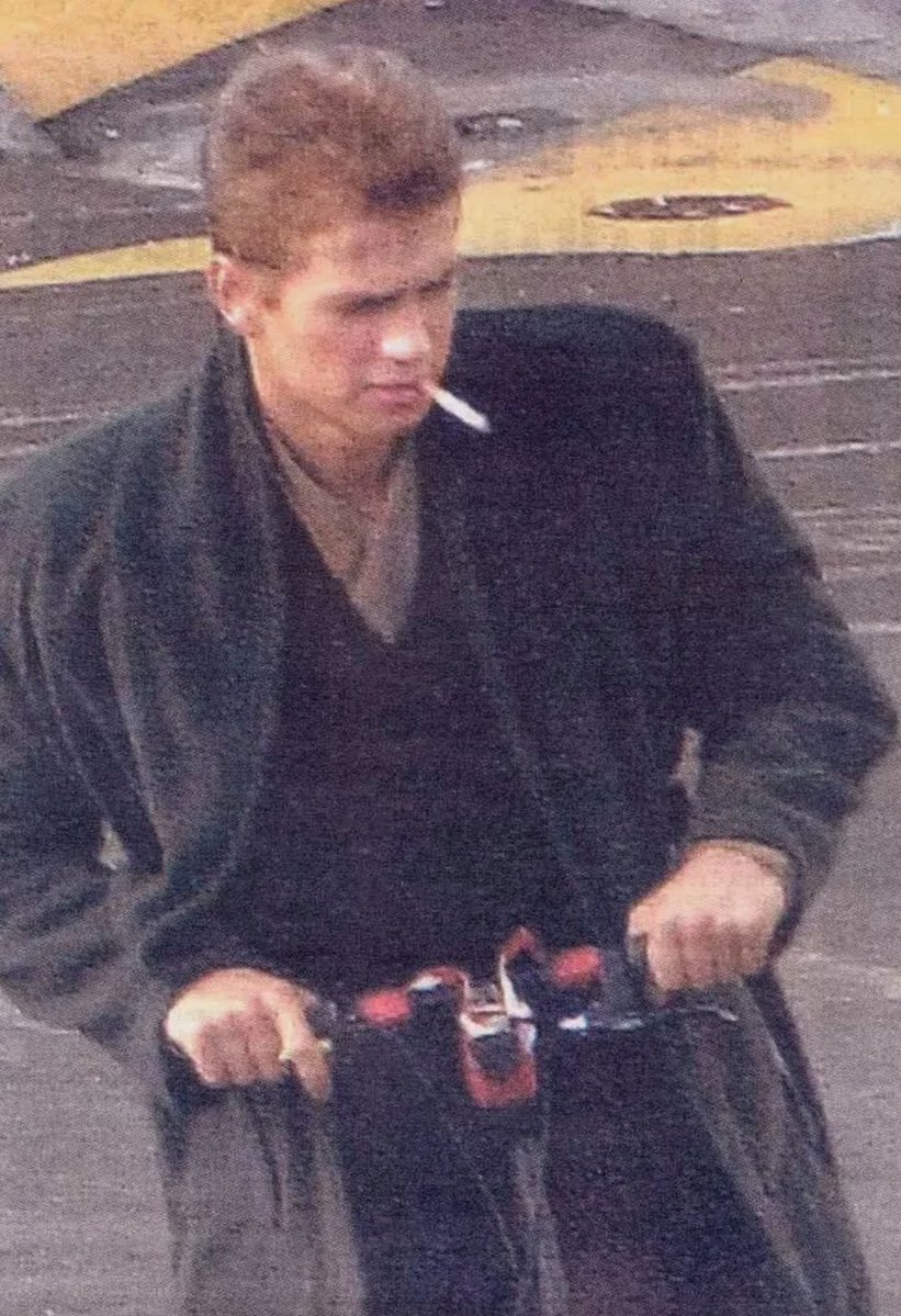 monrues's tweet photo. this being the first leaked photo of hayden christensen as anakin skywalker is so fitting https://t.co/J3QIL1BRUB