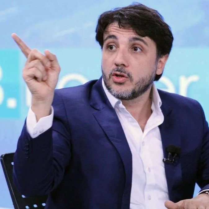 republiqueBRA's tweet photo. 🗣️ "Não há nenhum acordo com o PSDB. É uma notícia gerada por eles para ganhar mídia com isso", diz pré-candidato à Presidência Renan Santos sobre um suposto acordo envolvendo o apoio ao governo de São Paulo. https://t.co/eZdXNdDaPh