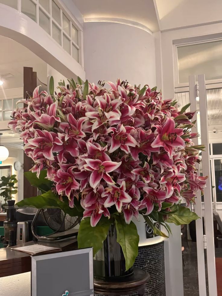 greenvibe's tweet photo. Lilies make every room bloom. https://t.co/HEYJk2yq0B