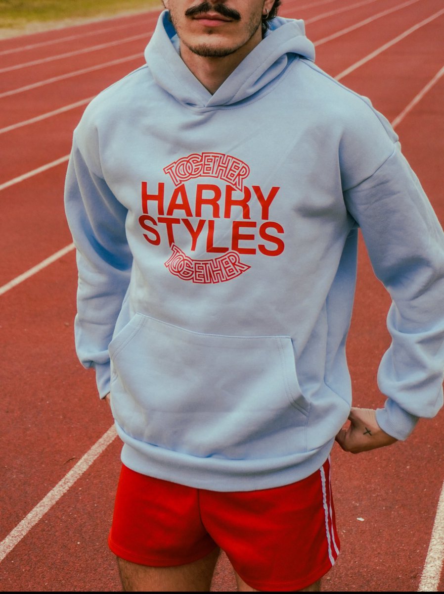 rolismerch's tweet photo. Las rolis estamos contando los días para ver a harry así que hicimos un drop para quienes viajan también o para manifestar que venga a argentina🕯️🪩 https://t.co/wFUZOqdDkv